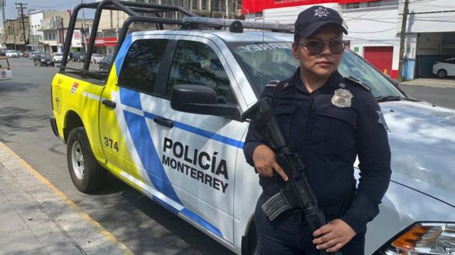 Gabriela Martínez dice que ingresó en la policía local de Monterrey con solo 19 años con la intención de aportar su granito de arena en la mejora de la seguridad del municipio.