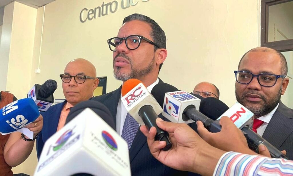 El ex candidato a la presidencia del Colegio de Abogados de la República Dominicana , Yohan López