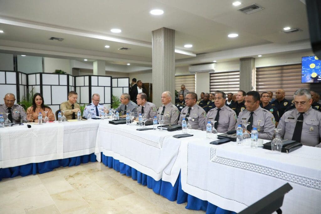 ¿Quiénes participan hoy en la reunión de seguridad ciudadana encabezada por Abinader?